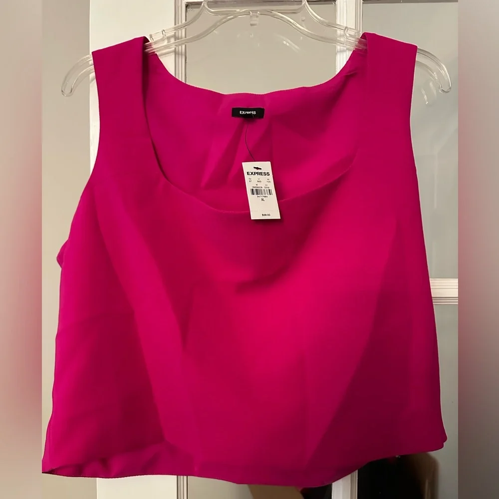 Express Cropped Tank - Picture 1 of 2